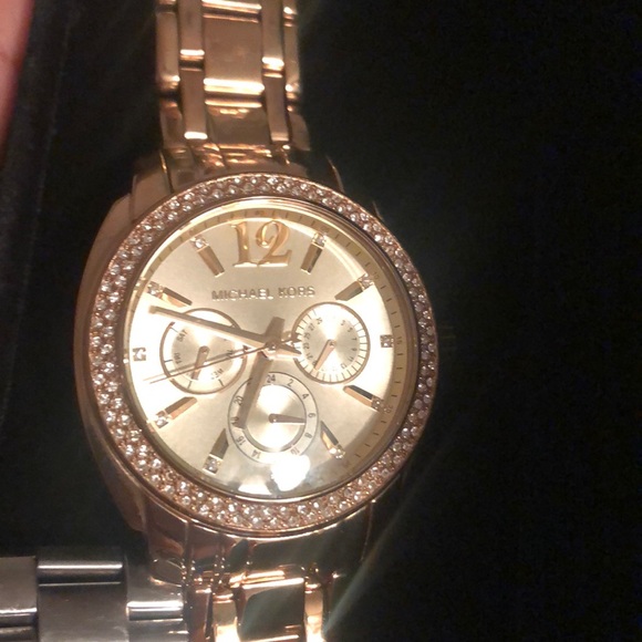 Two Michael Kors watches, used, (gold & silver). - Picture 3 of 4